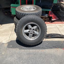 JEEP WHEELS AND TIRES