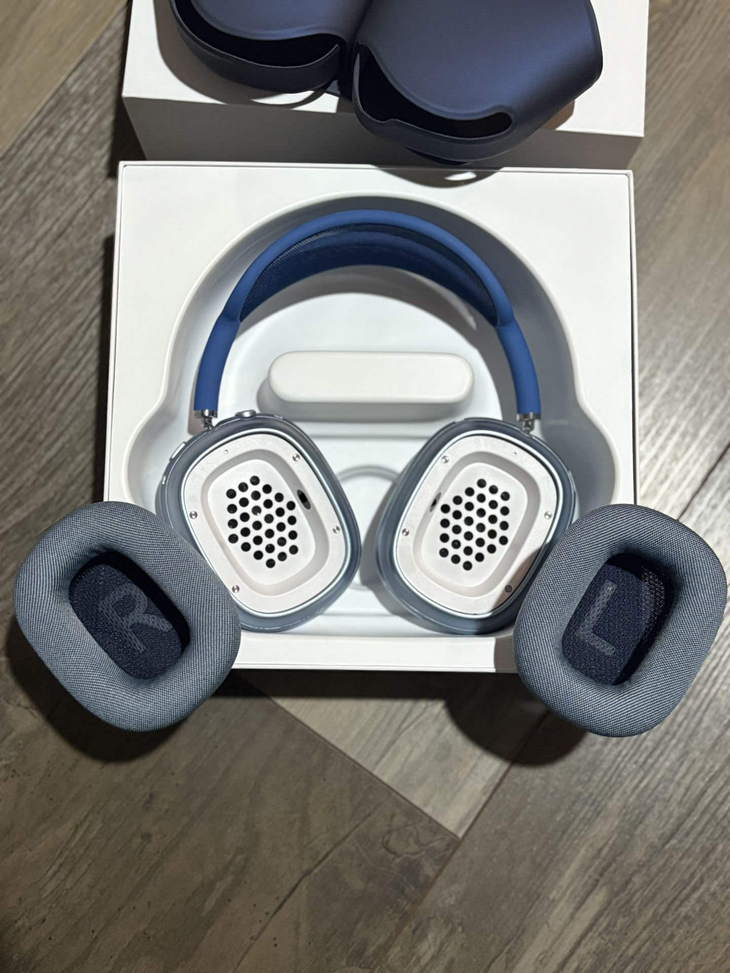 Blue USED Airpods Max