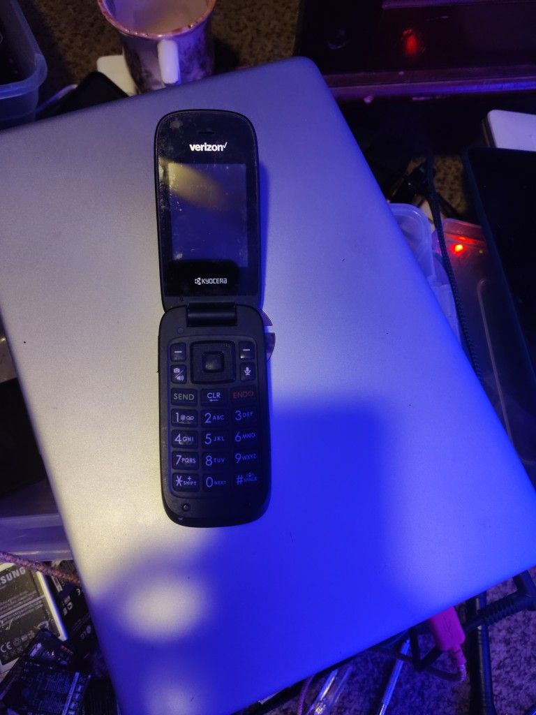 Used Kyocera Flip Phone