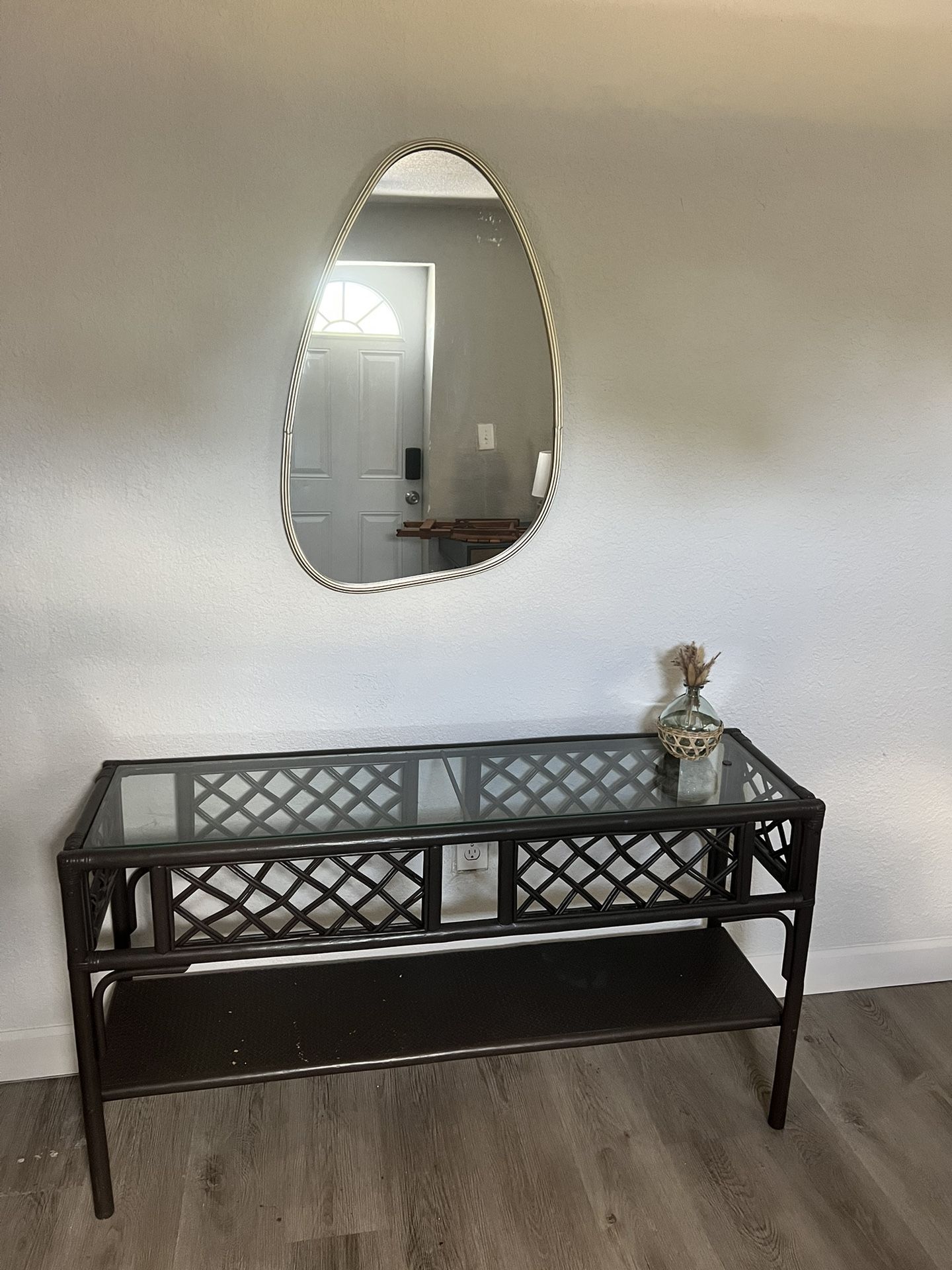 Console / Entry table