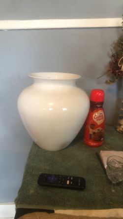 ! Beautiful Large Wide Mouth Vase