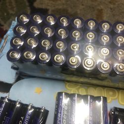 Im Selling Batteries AA