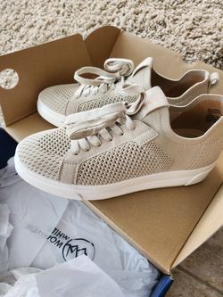 NEW white mountain taupe/tan shoes, size 7, extremely comfortable, and slip resistant
