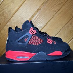 Jordan 4 Red Thunder Size 10.5