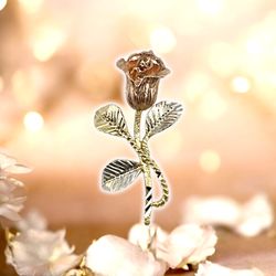 14kt 3.20g Tri Color Gold Rose Pendant.