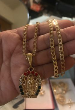 Chain and virgin pendant gold plated