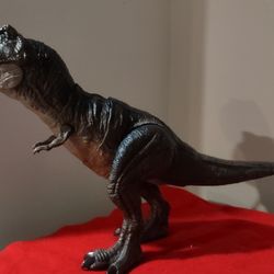 Tyrannosaurus Rex Jurassic World Dominion Thrash 'n Devour with Motion,11" Tall x 21" Long.
