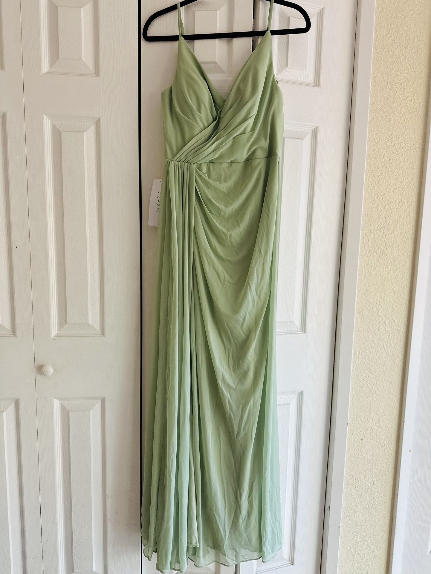 AZAZIE EVALIN Dusty Sage A-Line V-Neck Pleated Mesh Dress Size A10 NEW