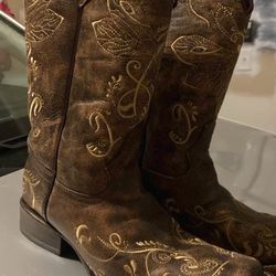 Women’s circle g Cowgirl Boots Size 9.5 