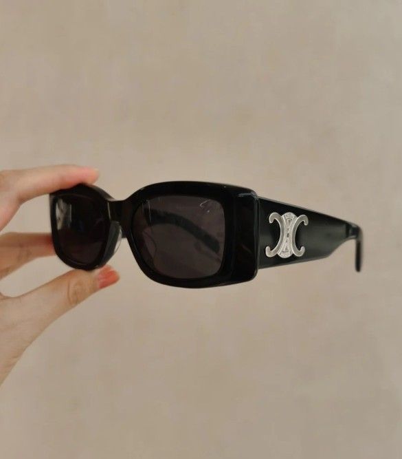 Black acetate rectangular sunglasses with logo on temples