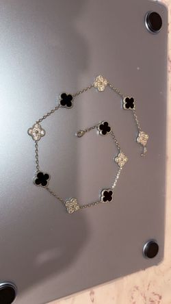 Black and Diamond 10 motif necklace.