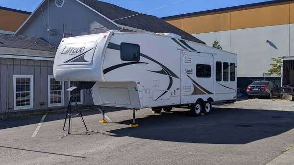 2005 Laredo by Keystone 5th Wheel