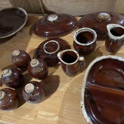 Hull Oven Proof Cookware/Dinnerware Pieces