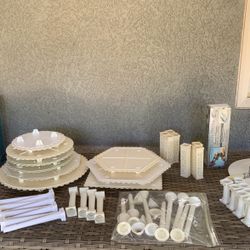 Multiple Cake Separator Plates With Pillars And Cake Cutters 