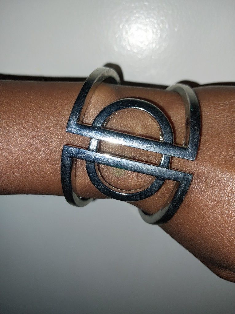 Silver Closed Cuff Bracelet 