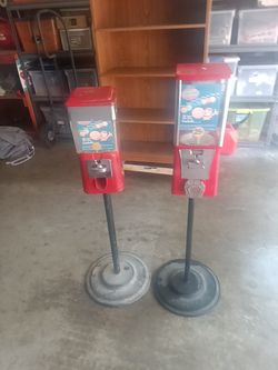 25 cent gum ball machines w/keys machine on left needs new globe and door both for $40