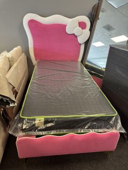 Pretty Hello Kitty Bed frame with mattress ✨