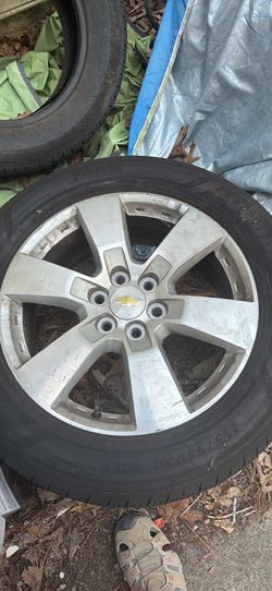 Chevy traverse wheels and Brand new tires 20 inch