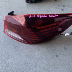 2019-2020 Hyundai Elantra Right Tail Light