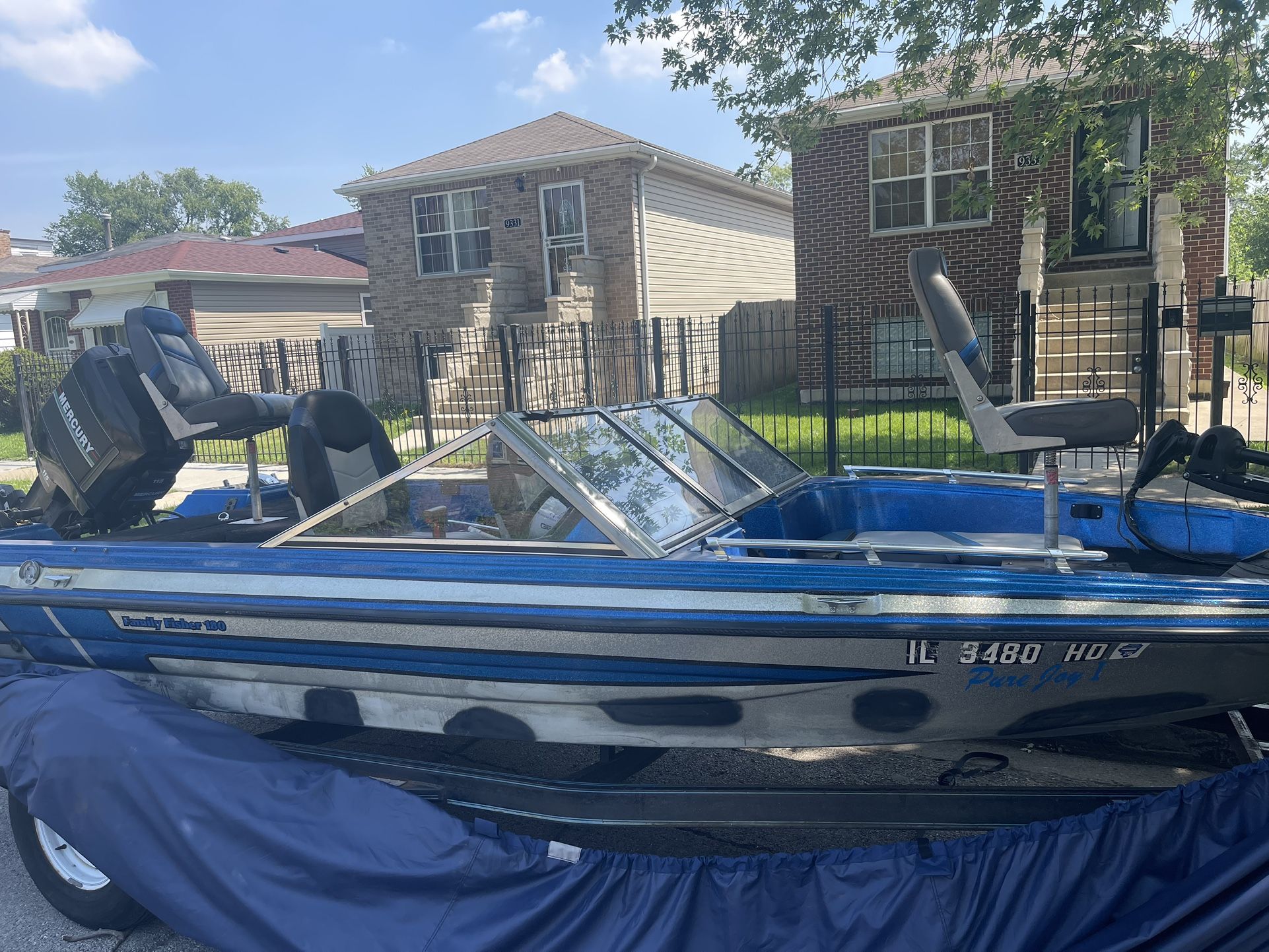 1990 Procraft Family Fisher 180.