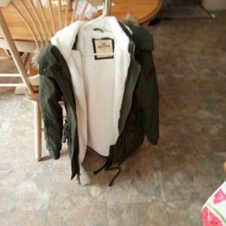 Hollister Size S 40$