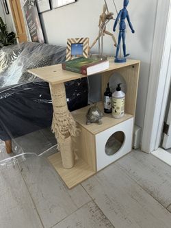 Cat Stand