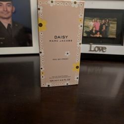 Marc Jacobs Glowers Perfume