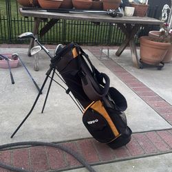 Golf bag by hippo, young junior size 2 irons , 1 wood .