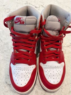 Nike Air  Jordan 1 High OG ‘Newstalgia Chenille red - size Women’s 6.5