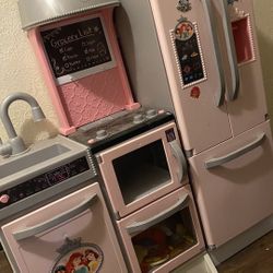 Kids Play Kitchen Set. (girl)