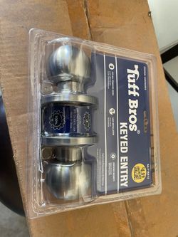 Door handle with key lock
