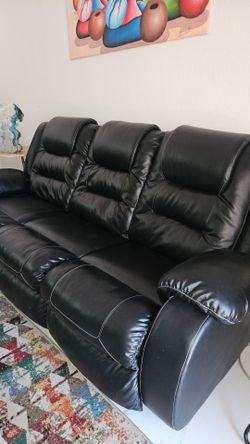 Black reclinable sofas