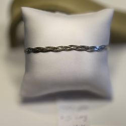 Bracelet ,sterling silver Italian herringbone chain bracelet. 3.67 grams 7.5" long Please look at my profile for more items