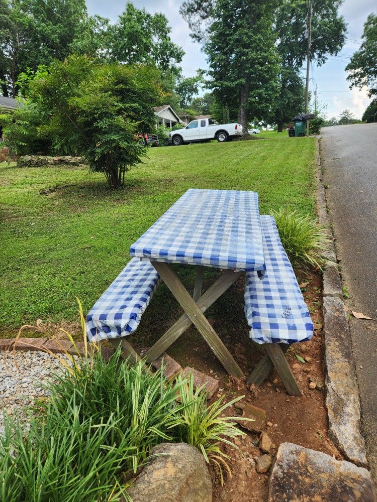 Free Picnic Table And Bench Seats