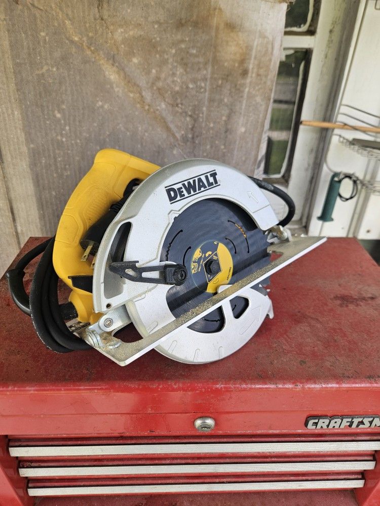 DeWalt Circular Saw