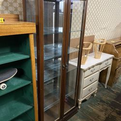 Brown Wood & Glass 5-Shelf Curio Cabinet Hutch $125 340 x 14” x 76”