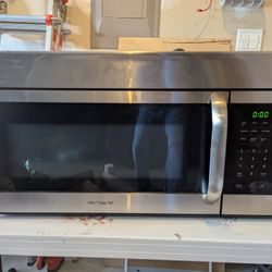 Fridgedaire Microwave Oven 