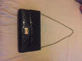 Black clutch