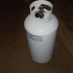 Full 10 Gallon Propane Tank 