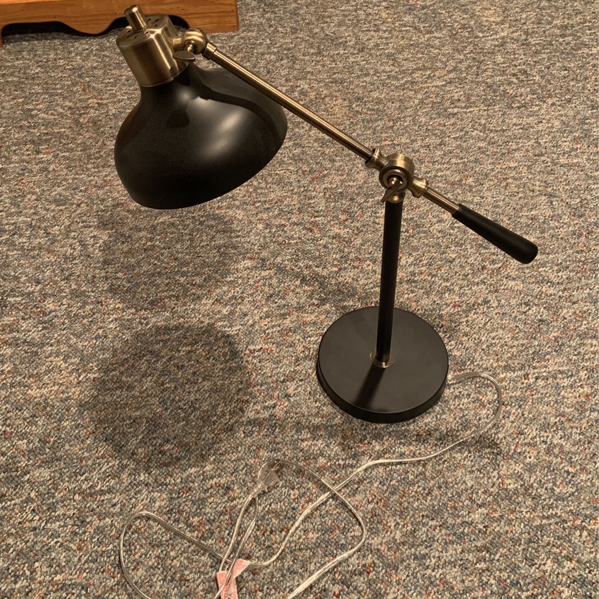 adjustable desk lamp