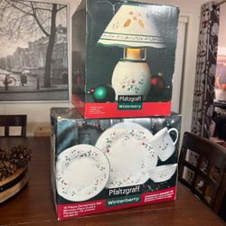 (NEW) Pfaltzgraff Winterberry Lamp AND 16 Pc Dinnerware Set: 4 Dinner Plates 4 Salad Plates 4 Soup