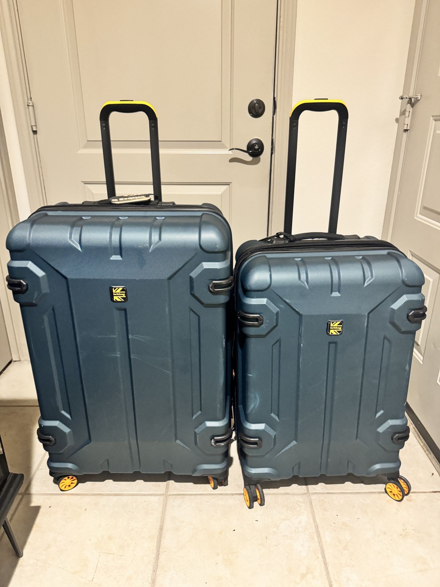 2 Piece Luggage Set