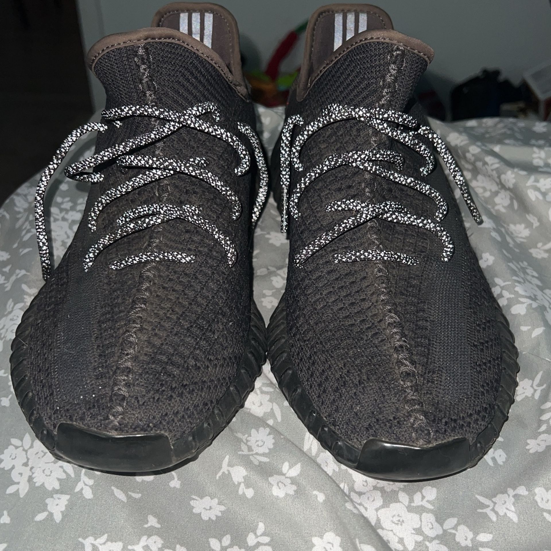 Yeezy main image 0