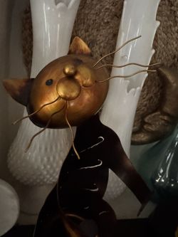 Cat Metal Bottle Holder Stand