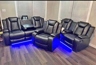 BRAND NEW SMART RECLINER SET!
WIRELESS CHARGING, LED, POWER RECLINING, BLUETOOTH, SPEAKERS!!
AND 10 CHARGING PORTS!!