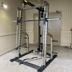 Smith Machine And Lat Pull Down 