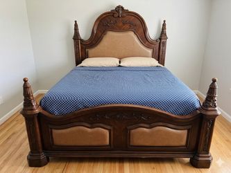 King size bed- dresser and night stand