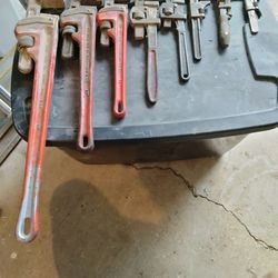 8 pipe wrenches
