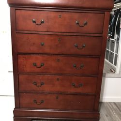 Dresser 