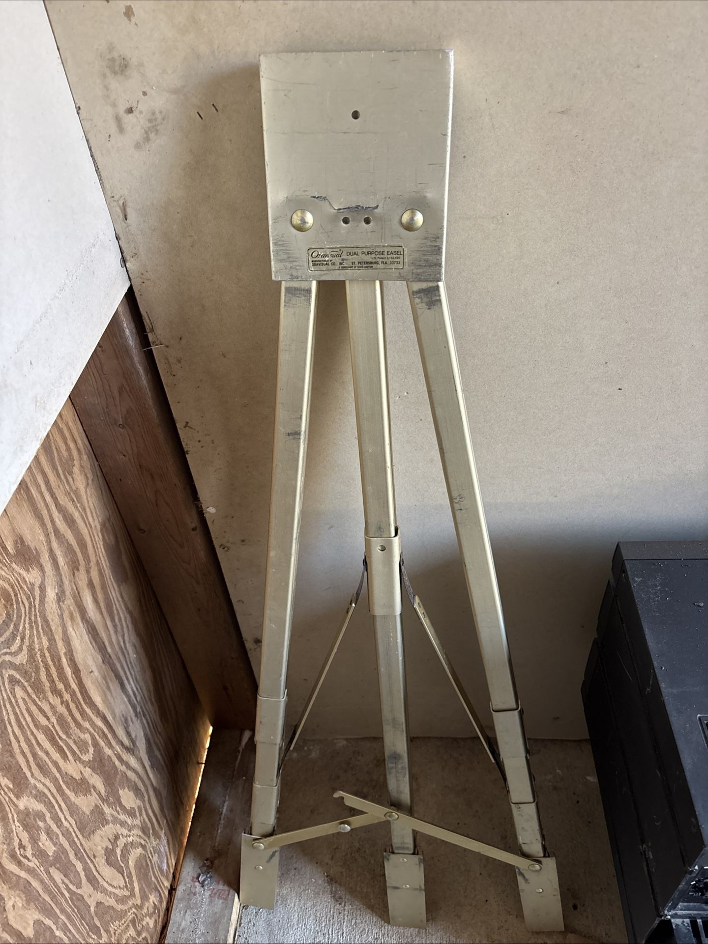 Oravisual Dual Purpose Easel Gravisual Co. Inc